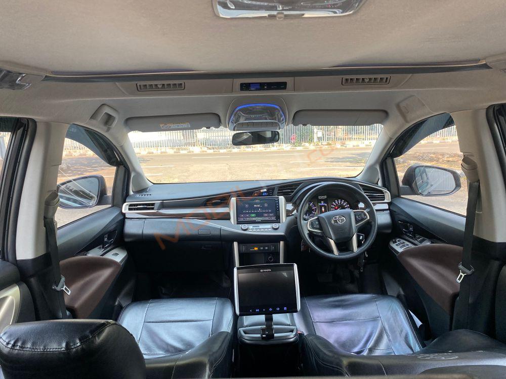 Mobil Toyota Kijang Innova 2021