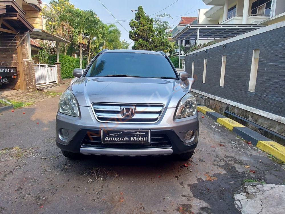Mobil Honda CR-V 2005