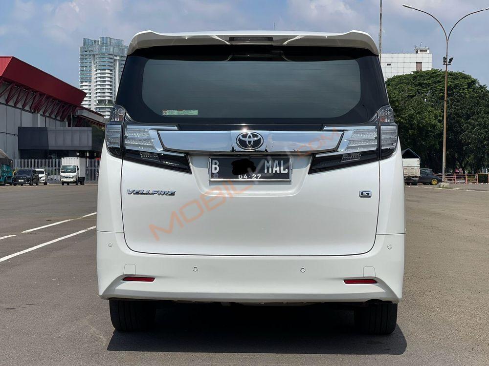 Mobil Toyota Vellfire 2017