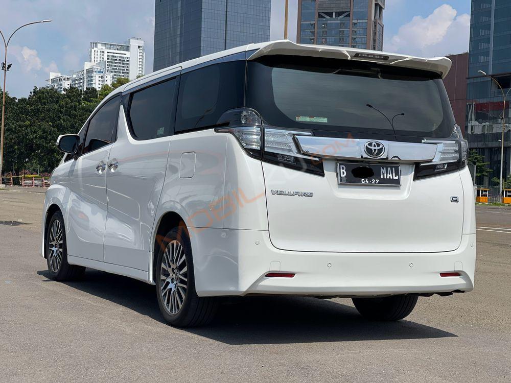 Mobil Toyota Vellfire 2017