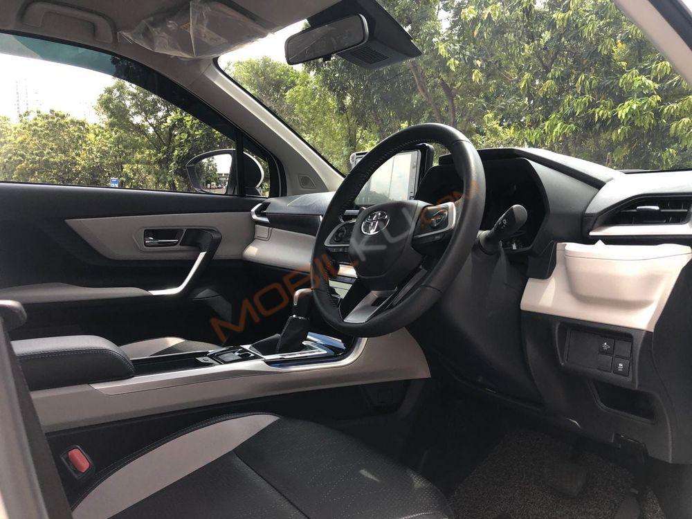 Mobil Toyota Veloz 2022