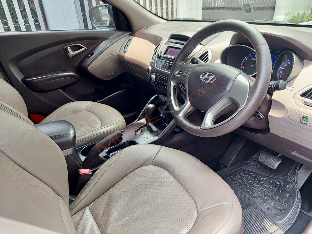 Mobil Hyundai Tucson 2011