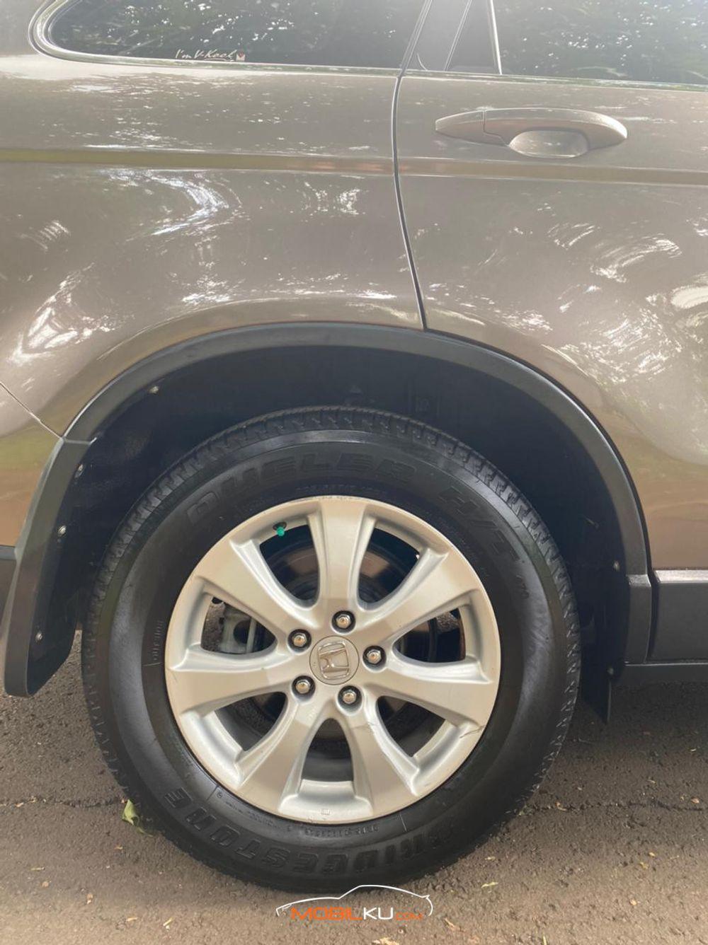 Mobil Honda CR-V 2011