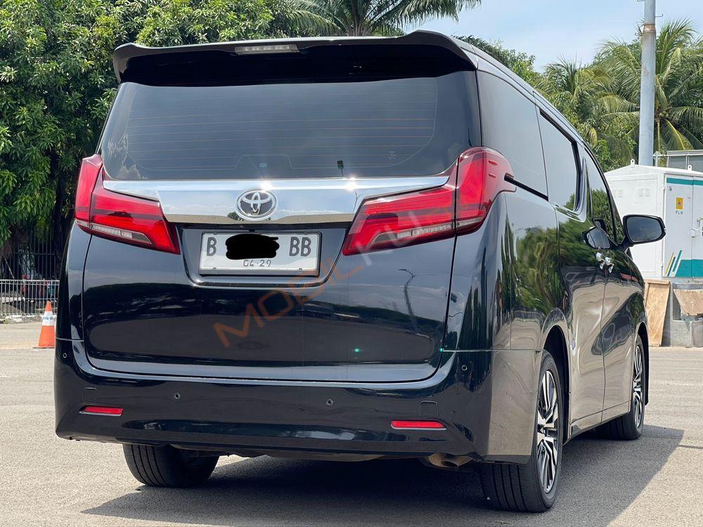 Mobil Toyota Alphard 2020