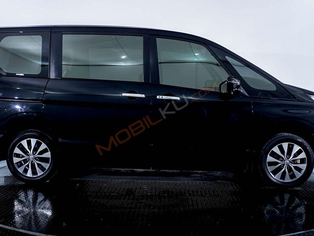 Mobil Nissan Serena 2019