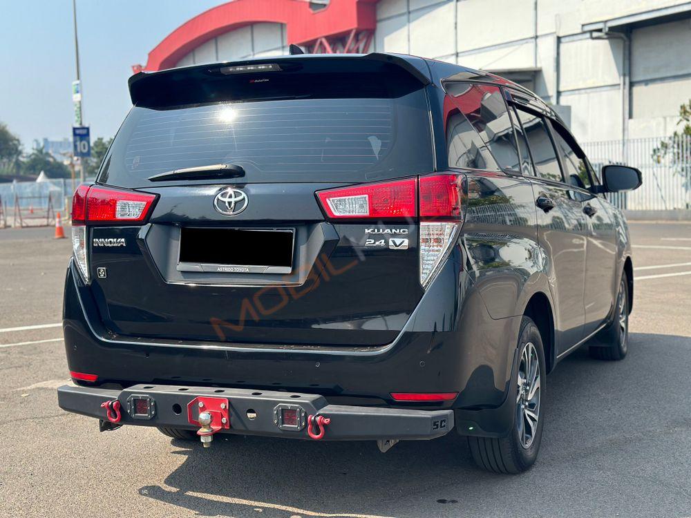 Mobil Toyota Kijang Innova 2021