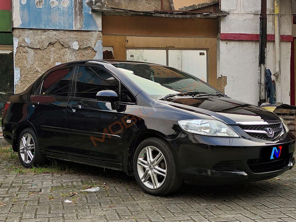 Mobil Honda City Sedan 2007