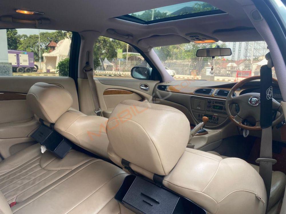 Mobil Jaguar S-Type 2002