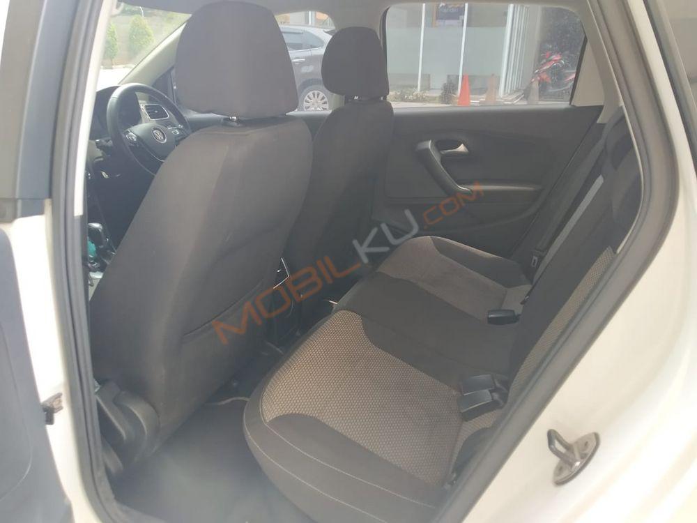 Mobil Volkswagen Polo 2017