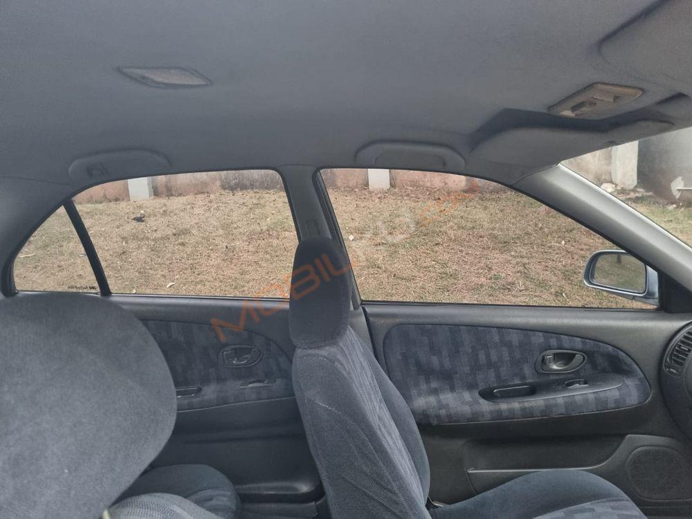 Mobil Mitsubishi Lancer 2002