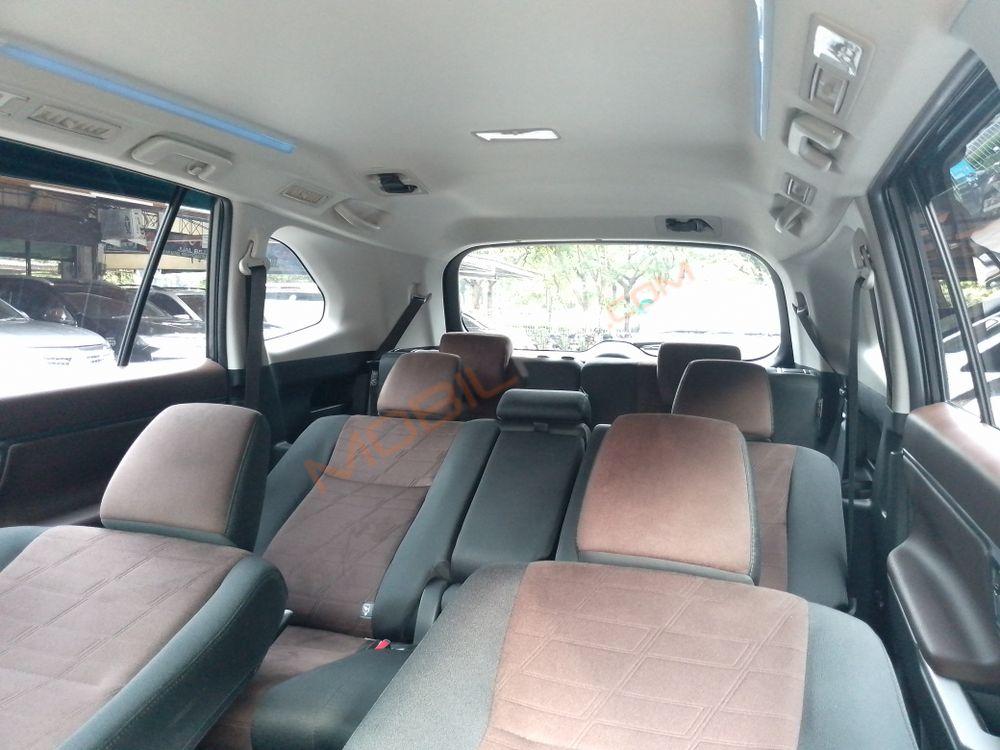 Mobil Toyota Kijang Innova Zenix 2023