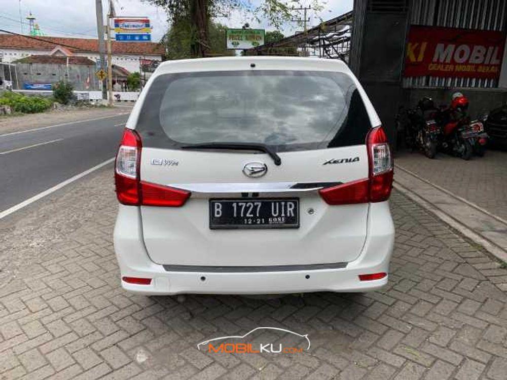 Mobil Daihatsu Xenia 2016