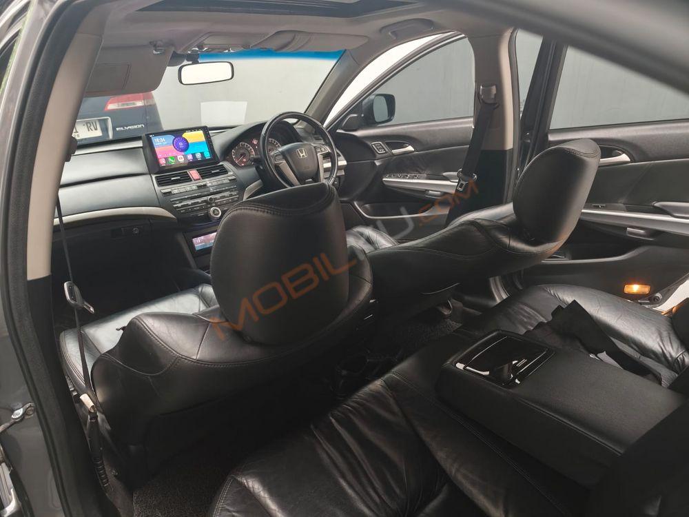 Mobil Honda Accord 2012