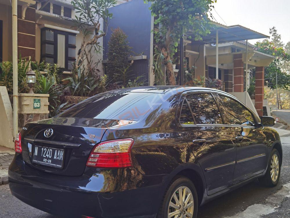 Mobil Toyota Vios 2011