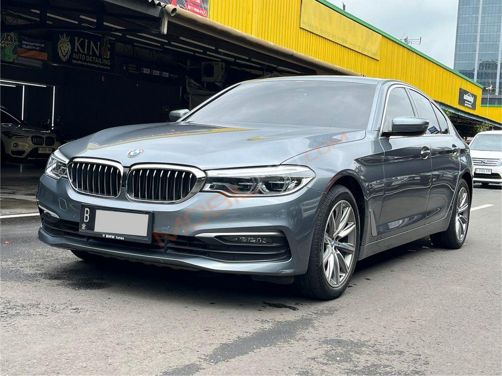 Mobil BMW 5 Series 2020