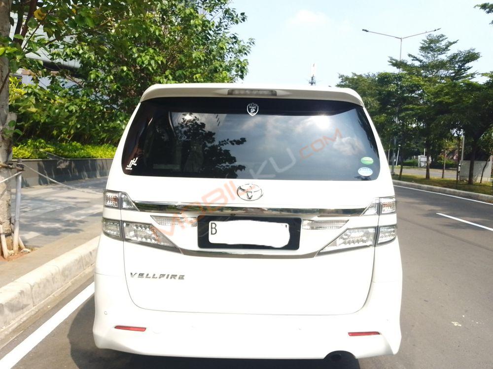 Mobil Toyota Vellfire 2014