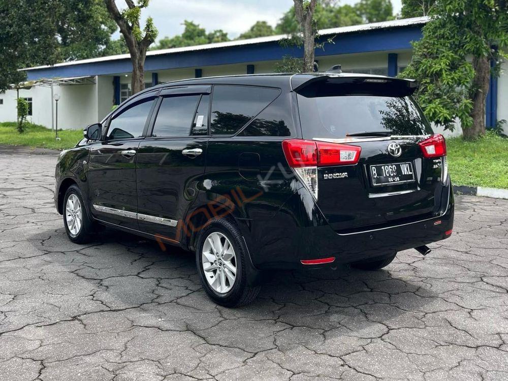 Mobil Toyota Kijang Innova 2016