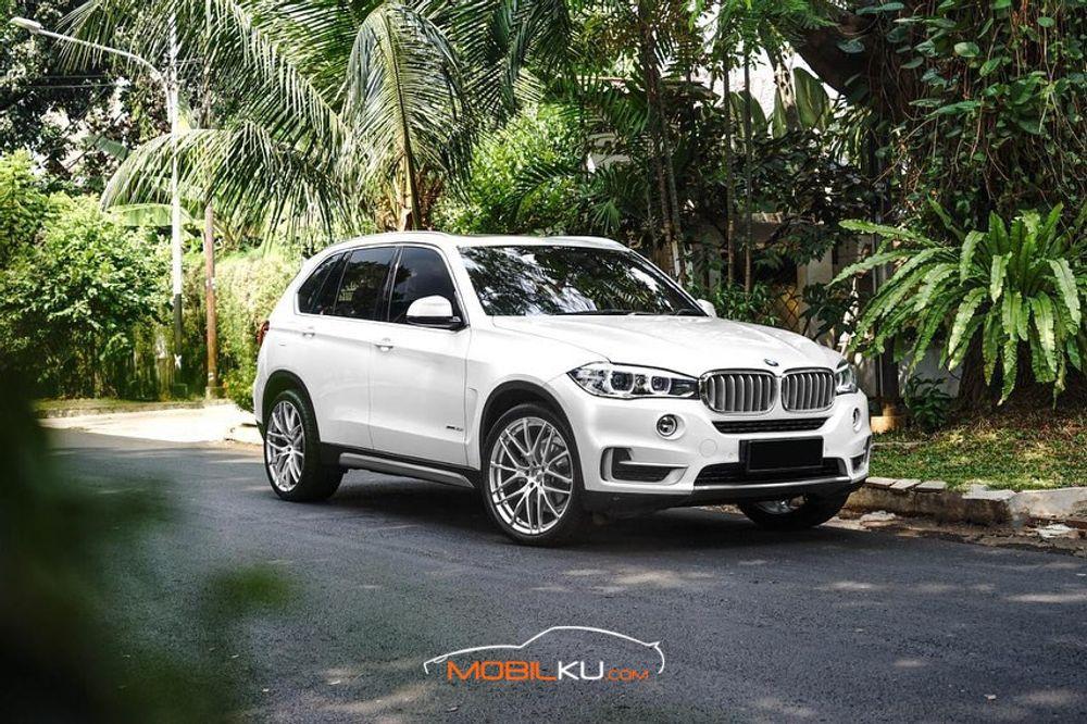Mobil BMW X5 2015