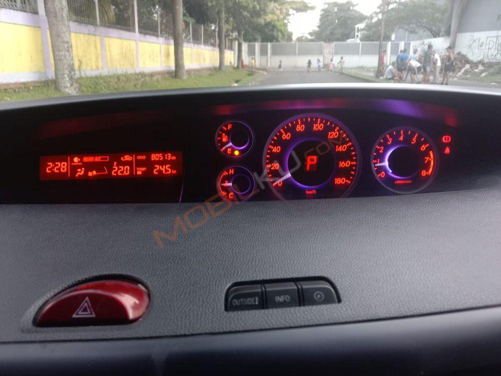 Mobil Mazda Biante 2012