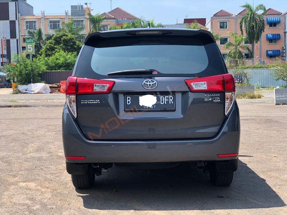 Mobil Toyota Kijang Innova 2022