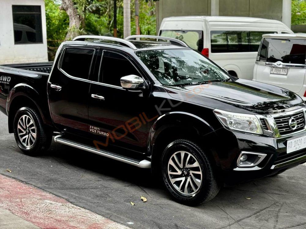 Mobil Nissan Navara 2017