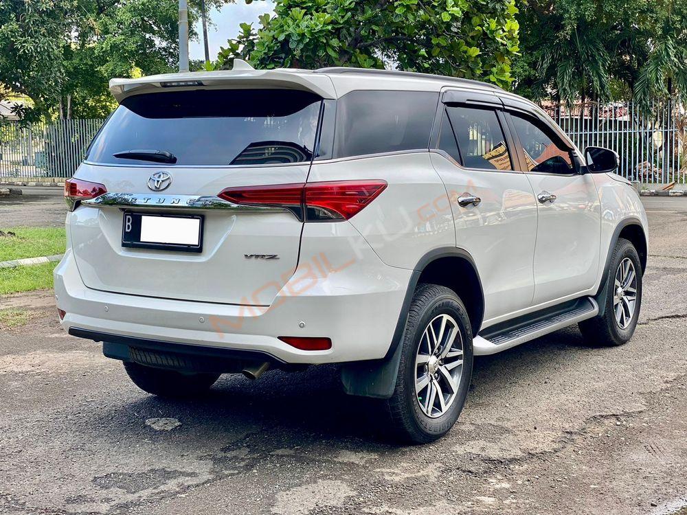 Mobil Toyota Fortuner 2016