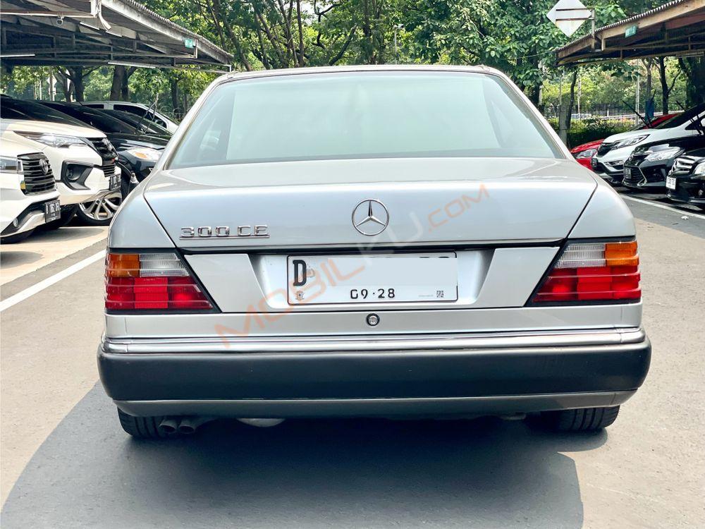 Mobil Mercedes-Benz C-Class 1995