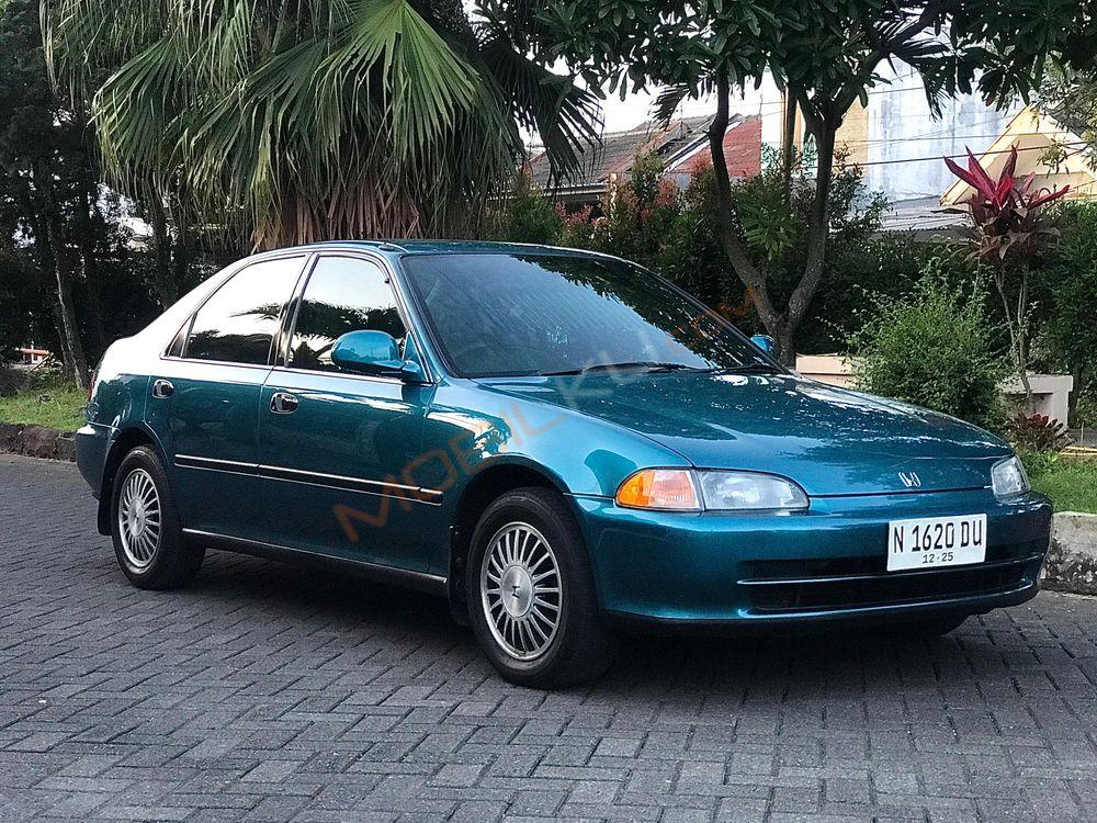 Mobil Honda Civic Sedan 1995