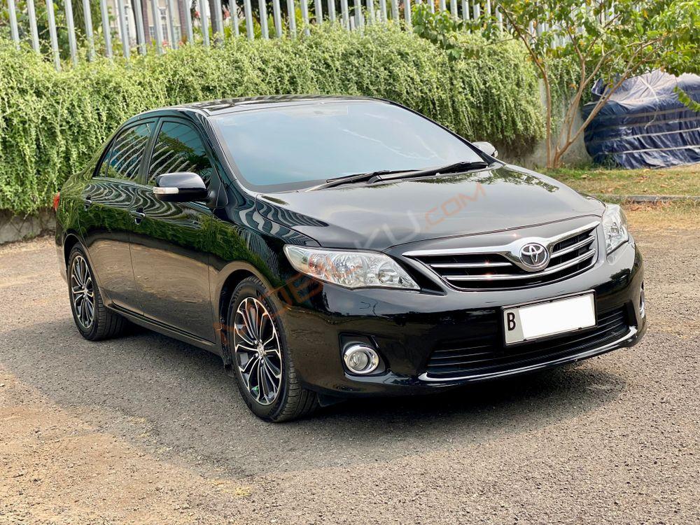 Mobil Toyota Corolla 2011