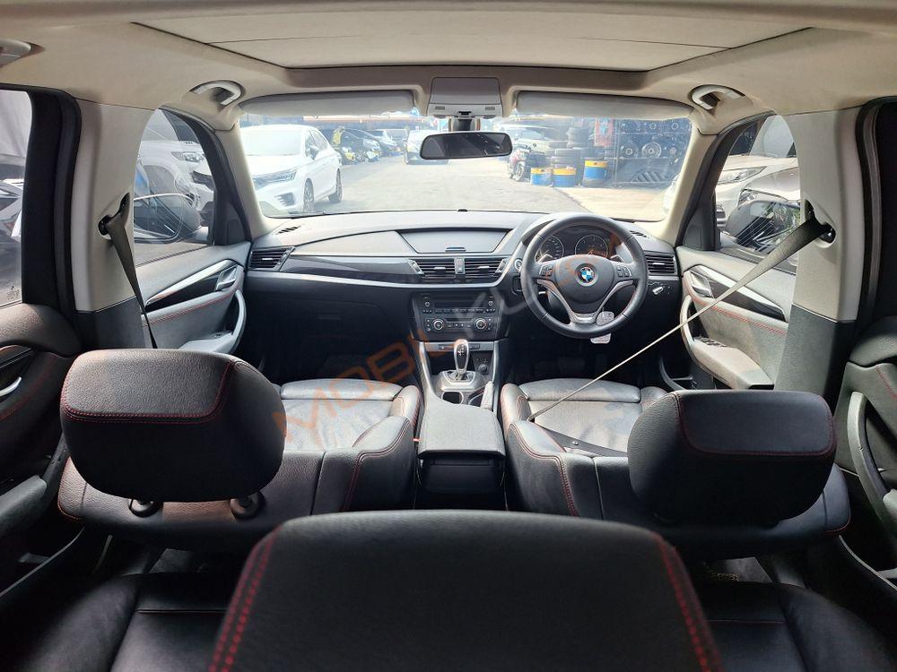 Mobil BMW X1 2013