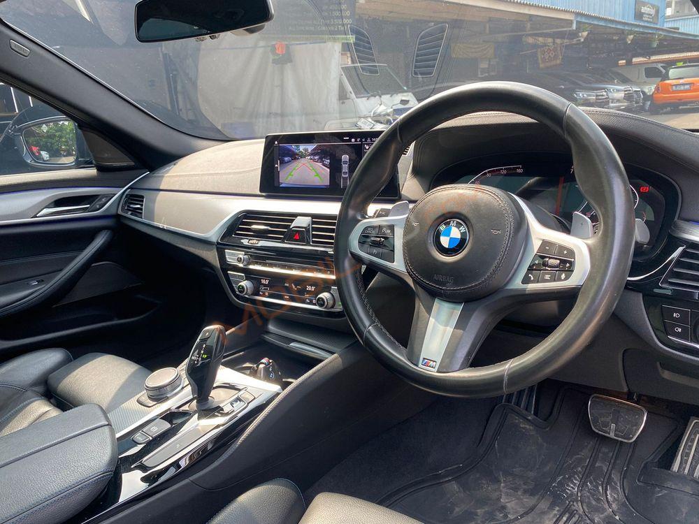 Mobil BMW 5 Series 2020