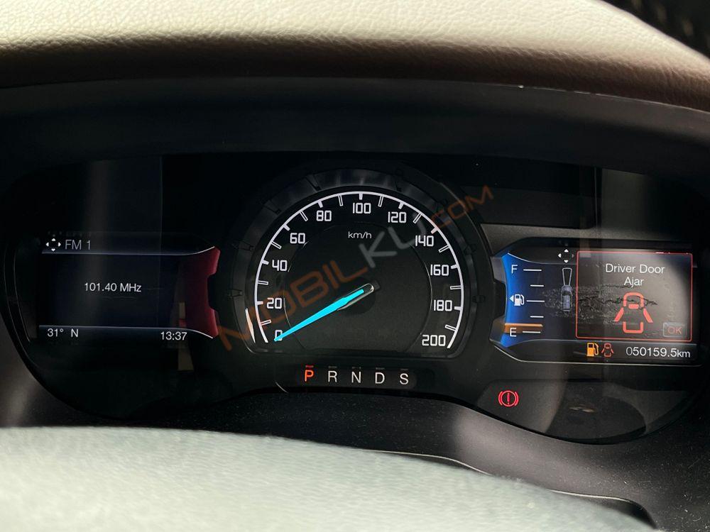 Mobil Ford Everest 2016