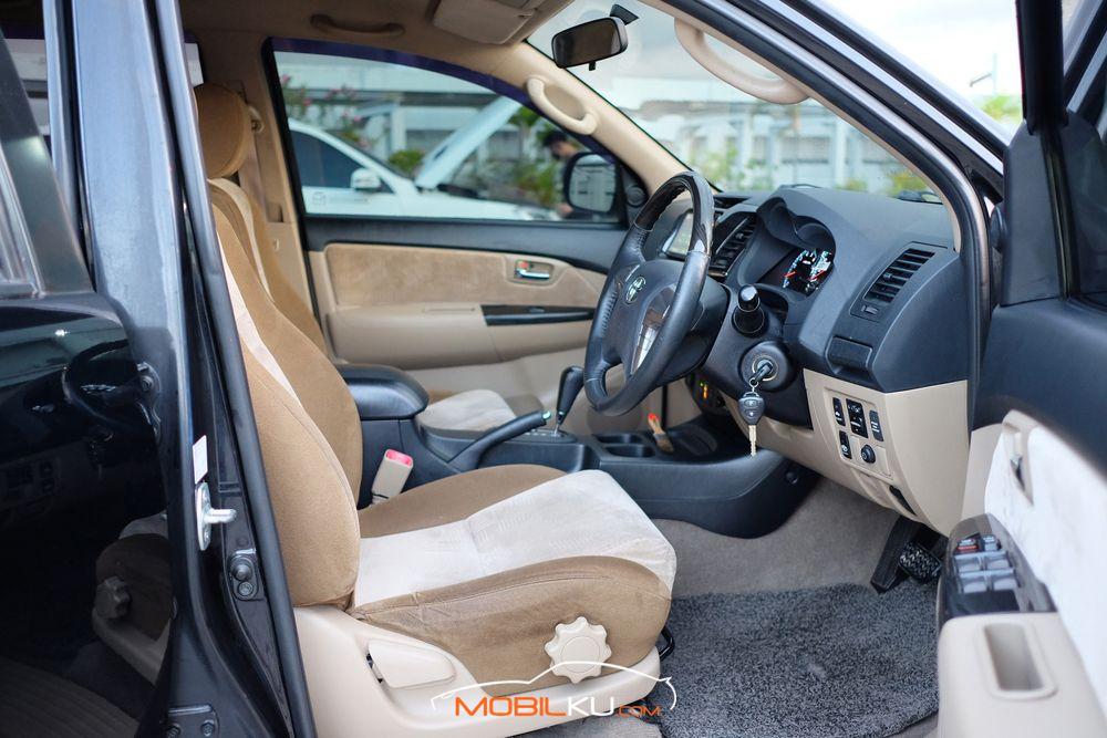 Mobil Toyota Fortuner 2015