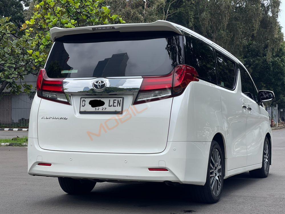 Mobil Toyota Alphard 2017