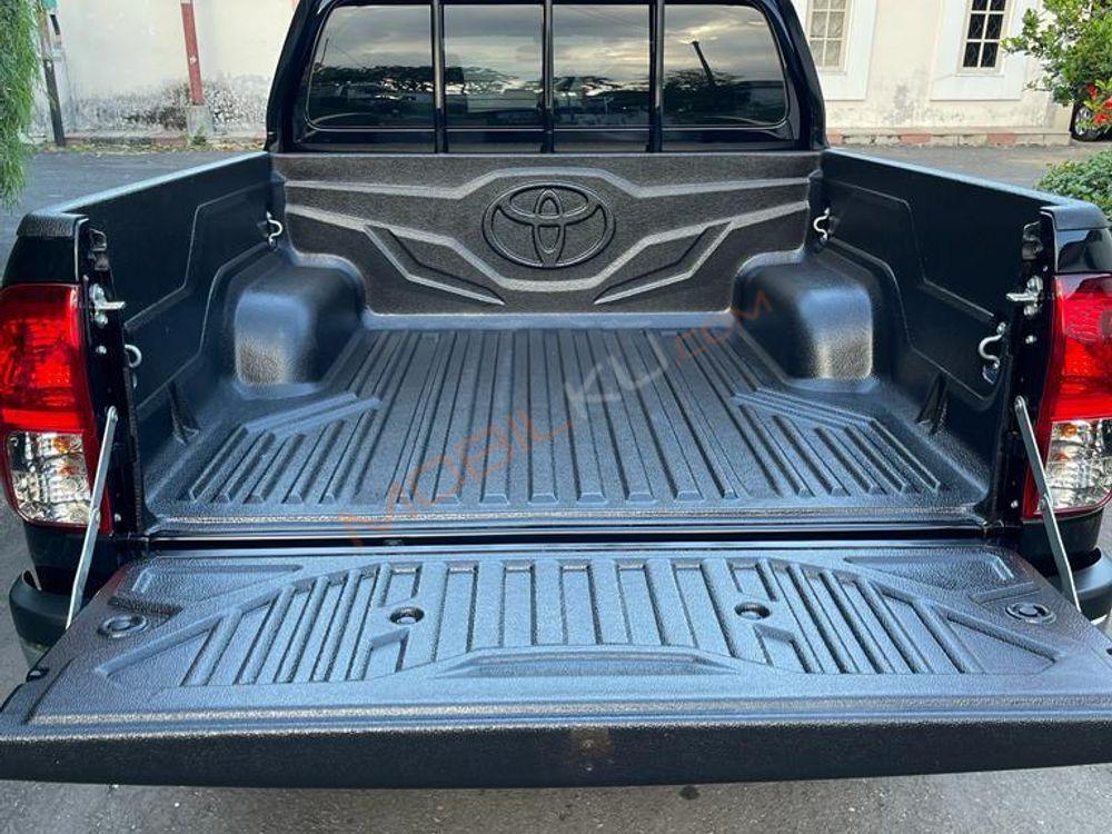 Mobil Toyota Hilux 2020