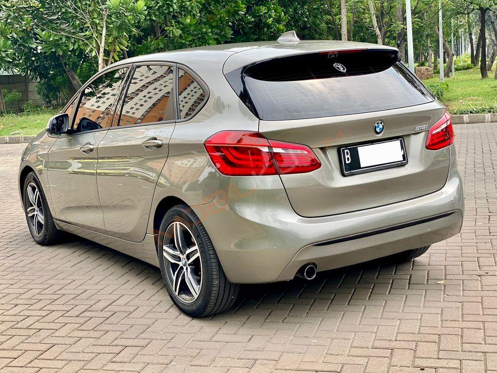 Mobil BMW 2 Series 2015