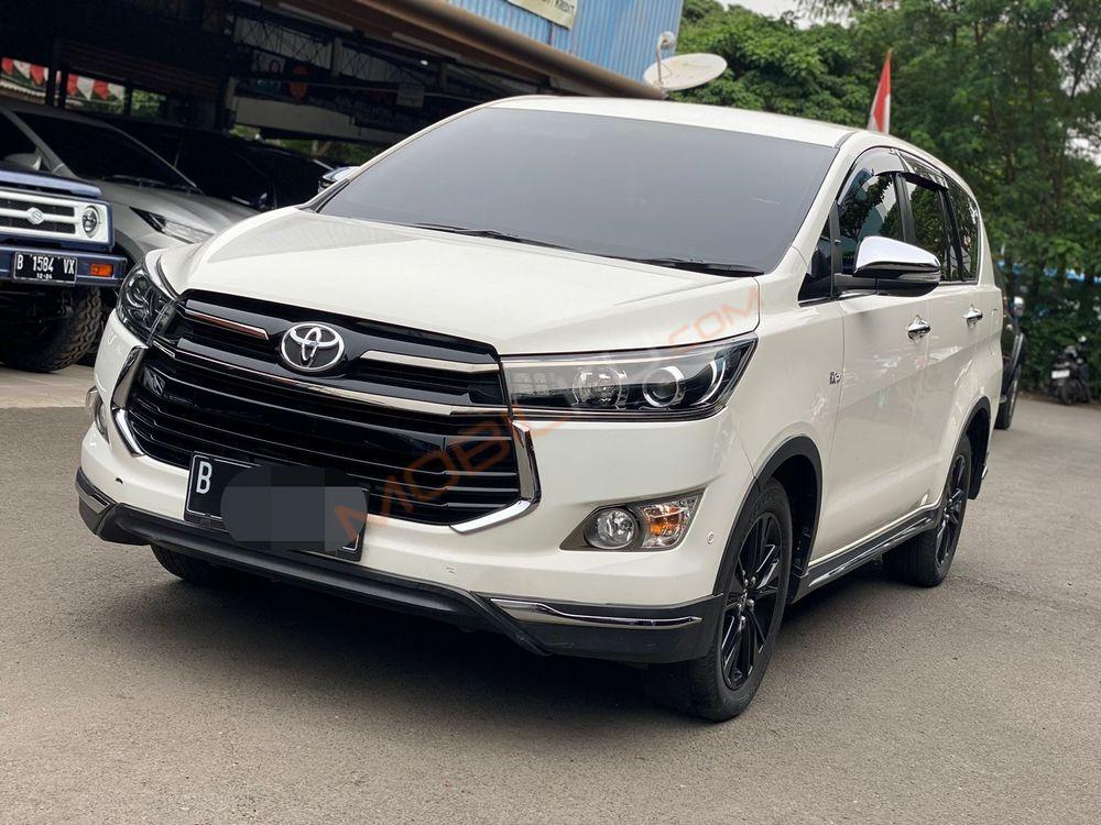 Mobil Toyota Kijang Innova 2017