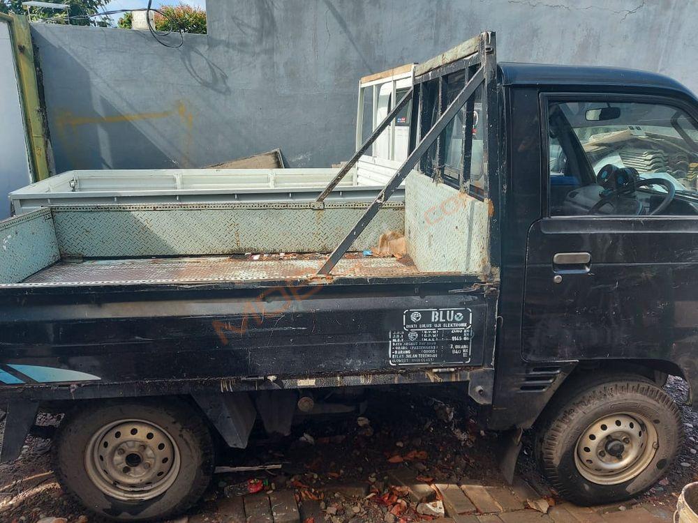 Mobil Suzuki Carry 2014