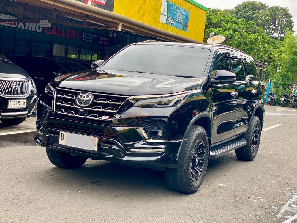 Mobil Toyota Fortuner 2022