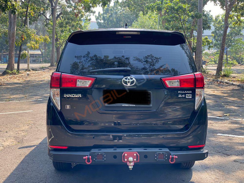 Mobil Toyota Kijang Innova 2021