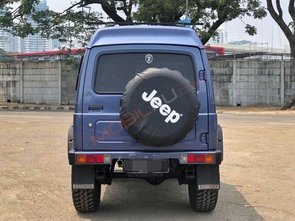 Mobil Suzuki Katana 2005