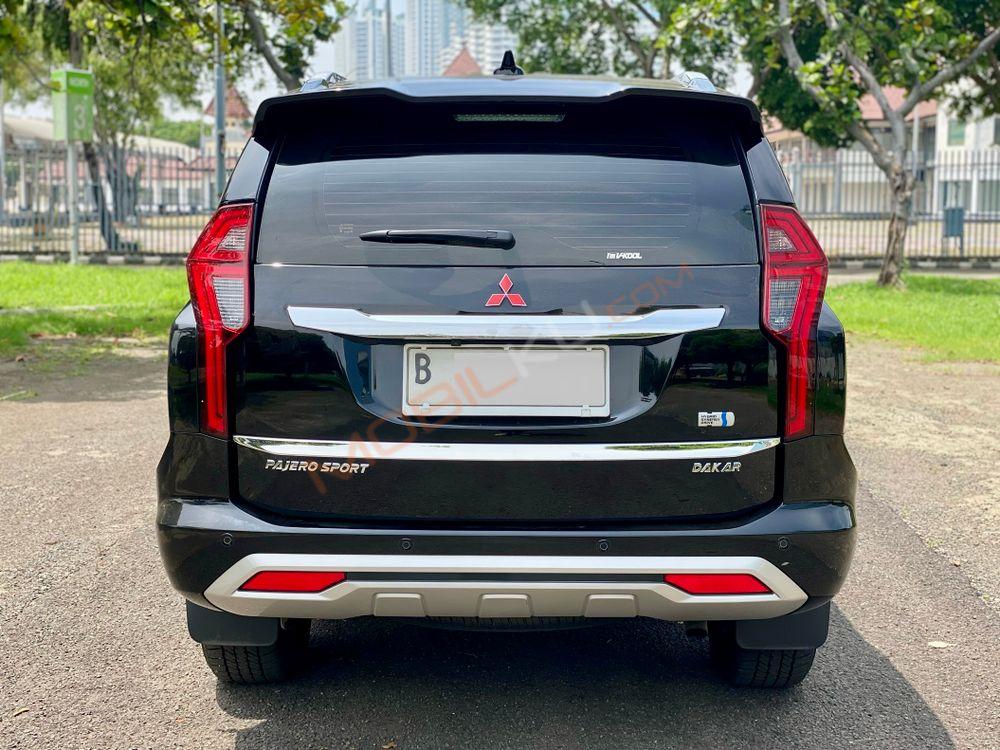 Mobil Mitsubishi Pajero Sport 2023