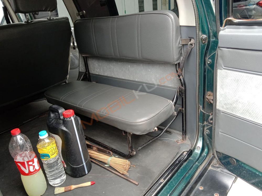 Mobil Toyota Kijang 1996