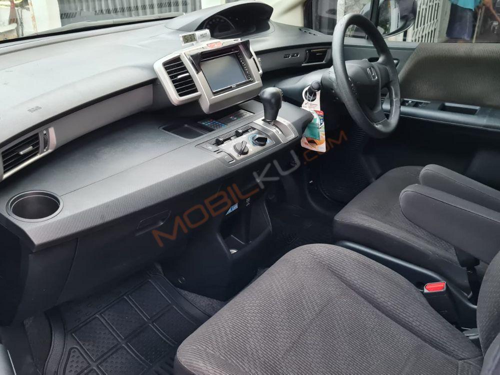 Mobil Honda Freed 2014