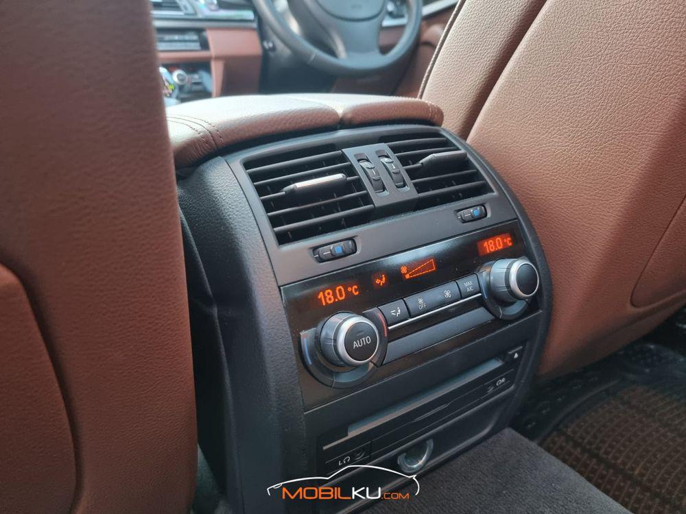 Mobil BMW 5 Series 2013