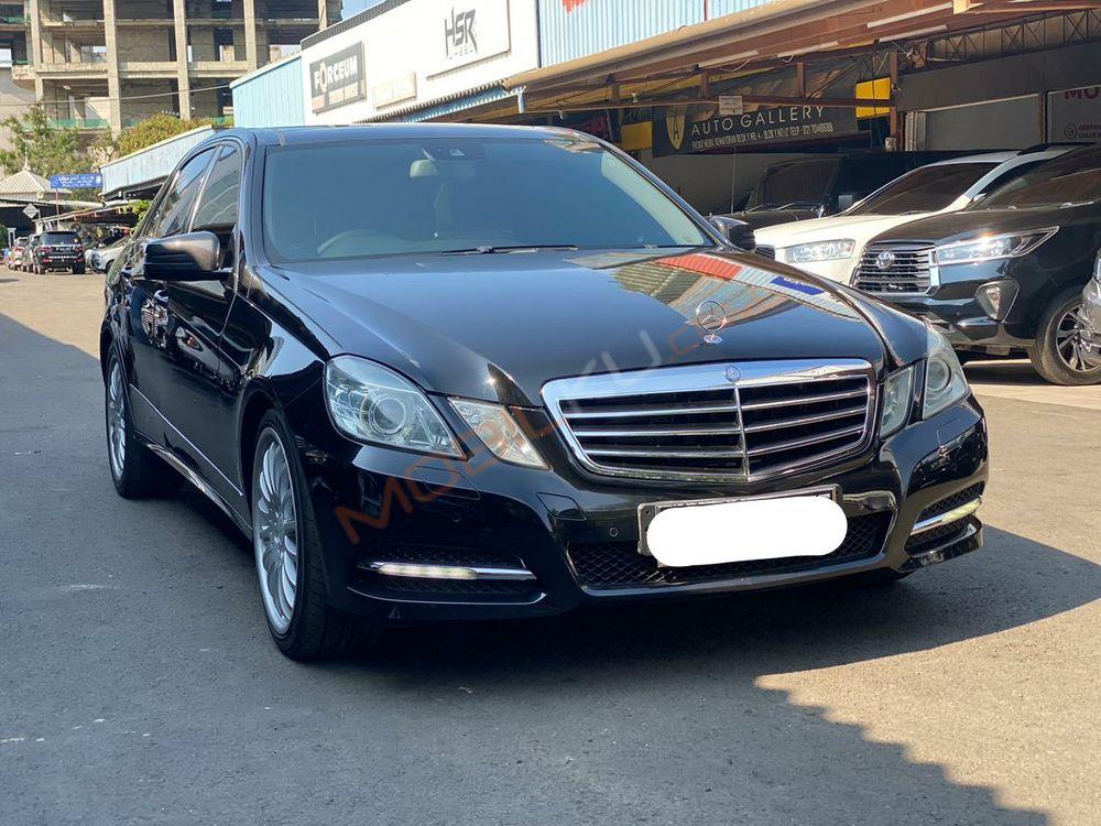 Mobil Mercedes-Benz E-Class 2011