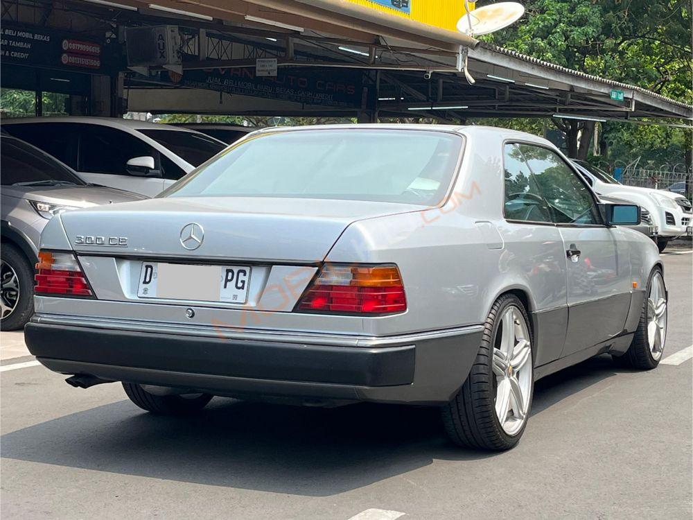 Mobil Mercedes-Benz C-Class 1995
