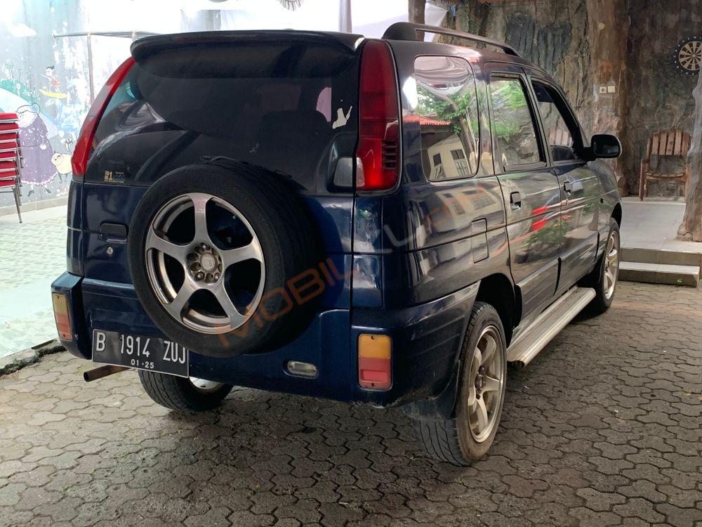 Mobil Daihatsu Taruna 2003