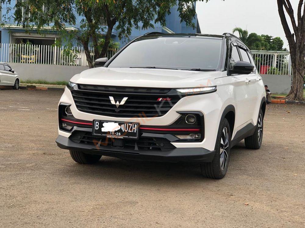 Mobil Wuling Almaz 2021