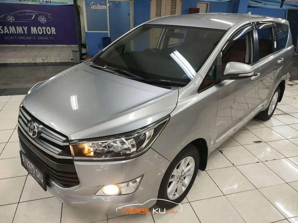 Mobil Toyota Kijang Innova 2016